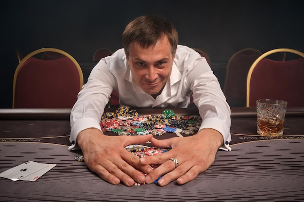 问鼎娱乐棋牌对战通道：开启线上博彩新时代的秘密武器